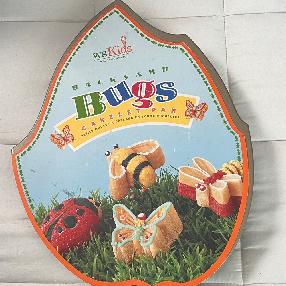 Williams Sonoma Backyard Bugs Cakelet Pan